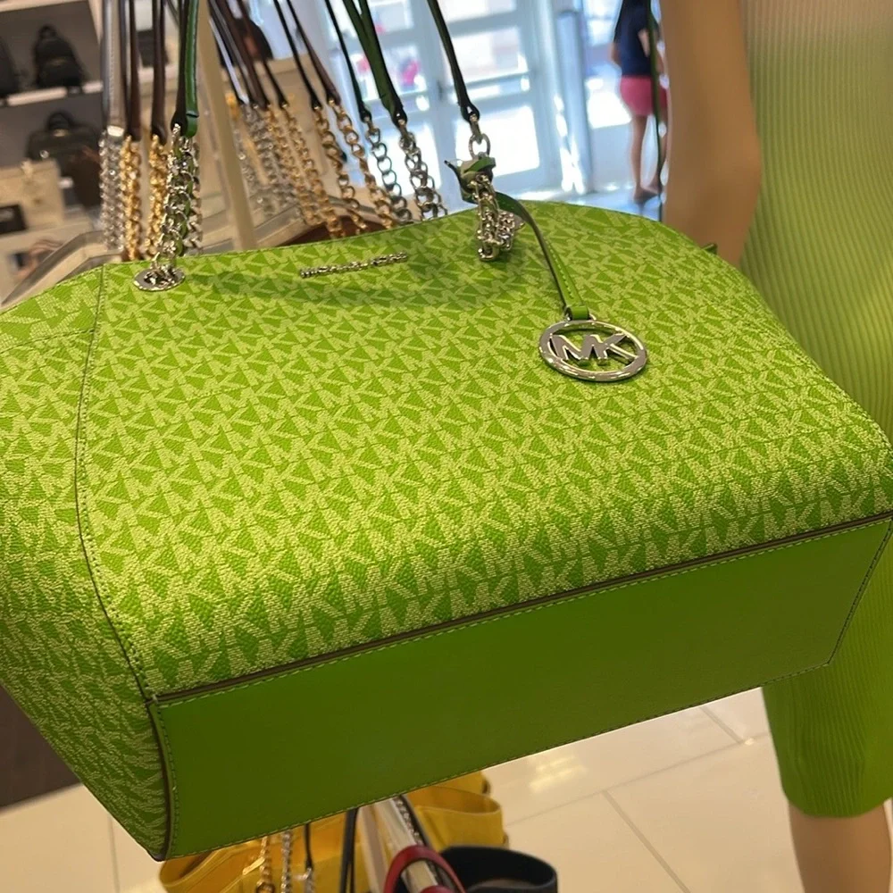 Michael Kors Jet Set Large Signature Logo Chain Shoulder Tote Bag Jungle Green